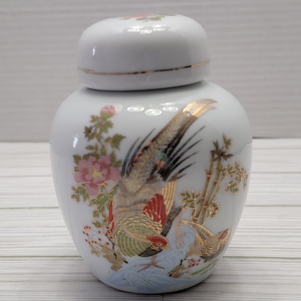 ARDCO Republic of Taiwan Ginger Jar With Lid Pheasants